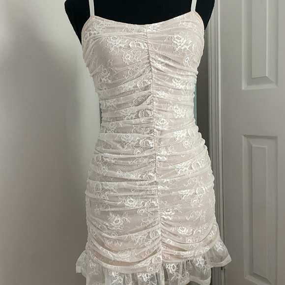 White ruched lace dress - Picture 4 of 4
